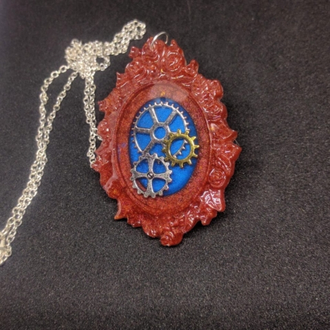 Epoxy pendant with gears